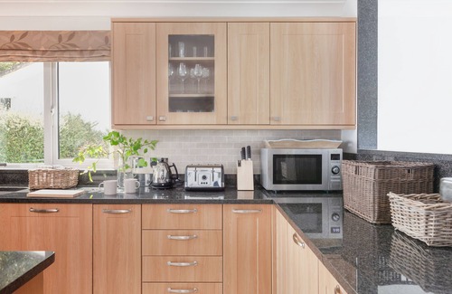 Salcombe House | 3BR Coastal escape in Salcombe Sleeps 6 nr Beaches
