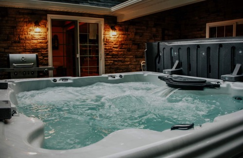Millmont Cabin | 3BR Cozy Country Cabin w/Hot Tub near Penns Creek