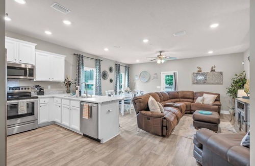 Bellview House | 3BR Cozy Family Townhouse Retreat