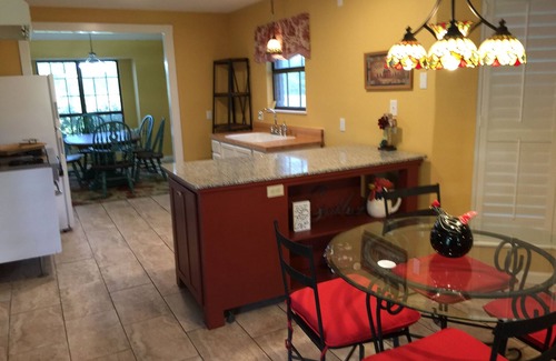Brazoria House | 3BR house; River Ranch House part of River Rendezview, Dido's & the Yellowstone