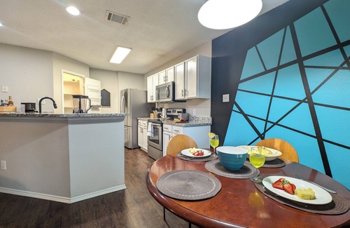 McKinney House | 3BR King/Queen/Twin Sleeps 8! Yard & Golf Nearby