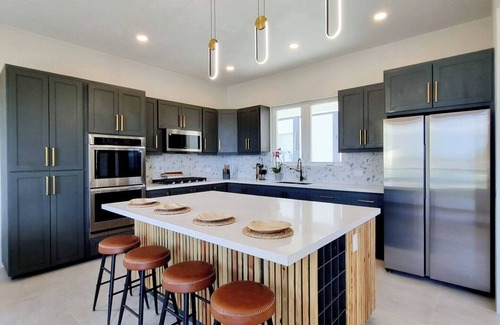 East End House | 3BR Luxury Escape/Near Beach/With Workspaces