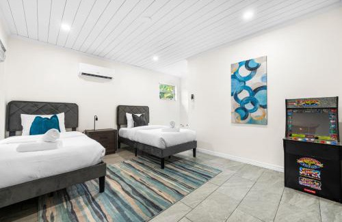 North Andrews Gardens House | 3BR Mini Oasis - Pool, Game Lounge and Near Beaches