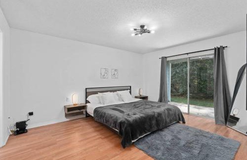 Royal Palm Bay House | 3BR Near Disney - Patio, Pool, Hot Tub, Gym & Sauna