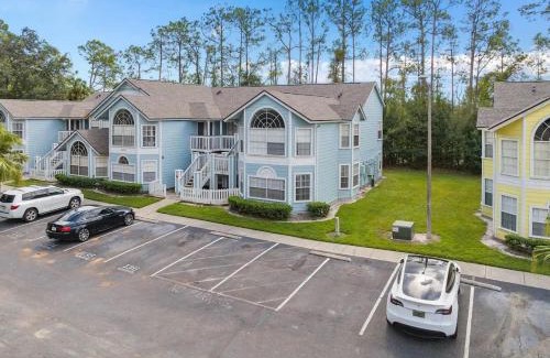 Royal Palm Bay House | 3BR Near Disney - Patio, Pool, Hot Tub, Gym & Sauna