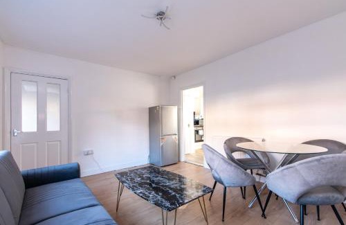 Newark upon Trent House | 3BR Nottingham House, WiFi & Free On-Street Parking