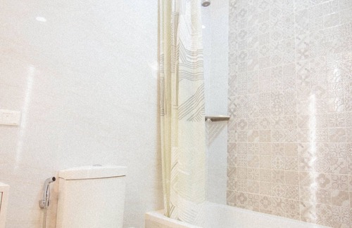 Coron Bed & Breakfast | 3BR Presidential Suite w/Private Veranda, Penthouse Access & Free Breakfast!