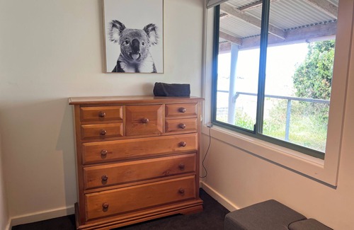 Alexandrina House | 3fams/16people - Large House, Lake access & view, large property
