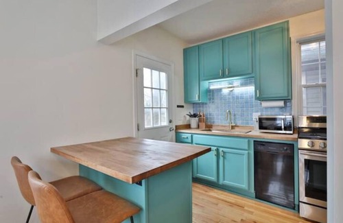 Italian Village House | 3rd Ave Cottage - Close to Short North & Downtown