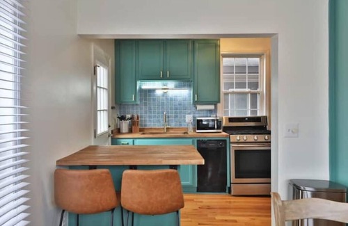 Italian Village House | 3rd Ave Cottage - Close to Short North & Downtown