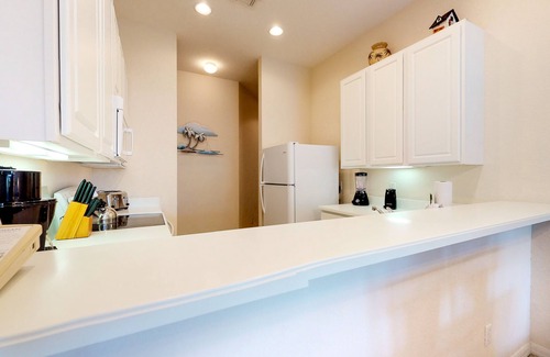 Bahama Bay Condo | 3rd floor condo w/sauna, tennis court, near theme parks, basketball court