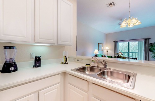 Bahama Bay Condo | 3rd floor condo w/sauna, tennis court, near theme parks, basketball court