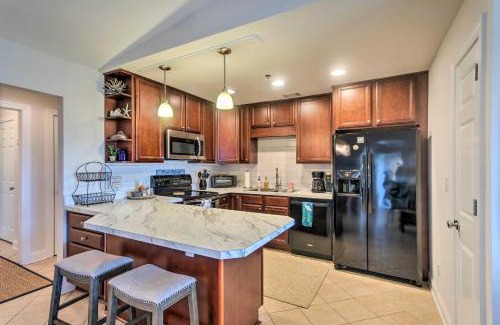 Darien Apartment | 3rd-Floor Riverfront Condo Walk to Downtown Eats!