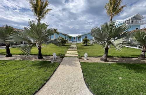 Cherokee House | 4,000 sq ft Beach Front with Heated Pool on Casaurina Beach, Abaco