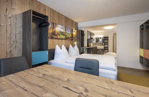 Alpendorf Apartment | 4 - 5 Bed Studio Standard without Balcony