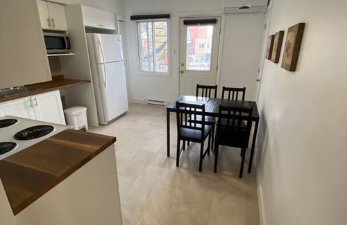 Bellerive Apartment | 4,5 près du fleuve, parkingn(At Corner store) bus