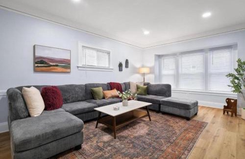 Lakewood House | 4 Bed 2 Bath Walk to Lakewood Restaurants and Shops