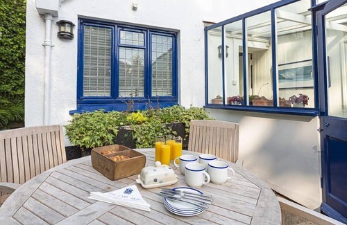 Babbacombe Cottage | 4 Bed - Beach Cottage - Sleeps 8 guests in 4 bedrooms