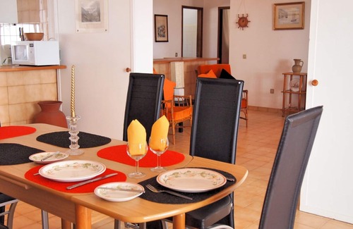 Cabeco da Ponta House | 4-bed family villa, 200m from beach | Villa Mary