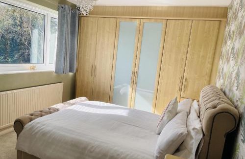 Bardsey House | 4-Bed House in Wetherby sleeps 8 near York