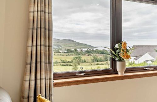 Blackwaterfoot House | 4 Bed in Blackwaterfoot 95184