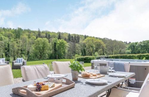 Acrefair House | 4 Bed in Chirk 87675