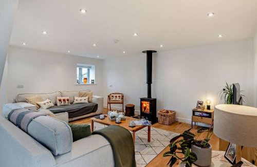 Brough House | 4 Bed in Howden 93496