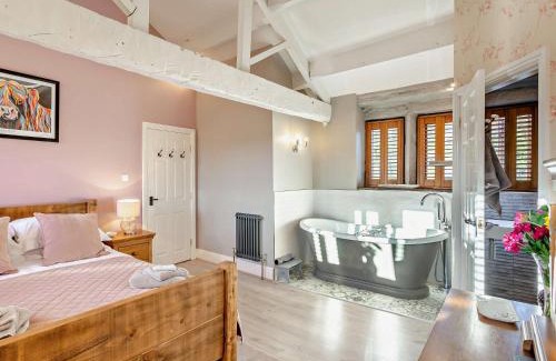 Dobcross House | 4 Bed in Marsden 94015