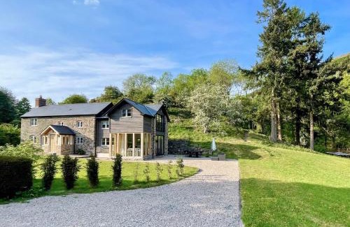 Church Stoke House | 4 Bed in Old Churchstoke 91498