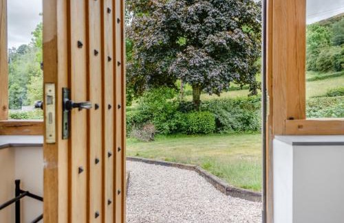 Church Stoke House | 4 Bed in Old Churchstoke 91498