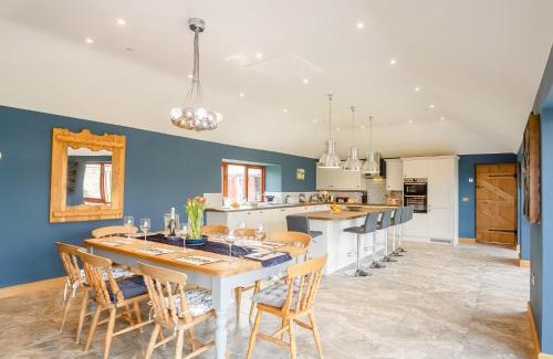 Llanychan House | 4 Bed in Ruthin 91098