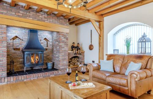 Glandyfi House | 4 Bed in Talybont oc-y32384