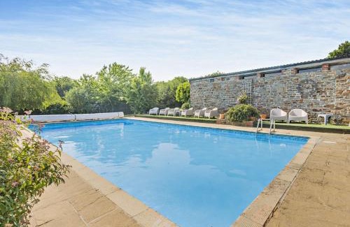 Westleigh House | 4 Bed in Westward Ho 46840