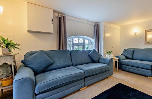 Westleigh House | 4 Bed in Westward Ho 46840
