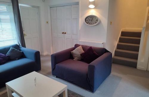 Wythenshawe House | 4-bed quiet cul de sac location with off road parking