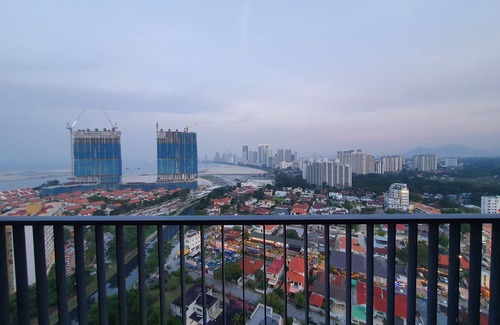 Tanjung Tokong Apartment | 4 Bed Rooms Luxury Seaview Homestay at Gurney Penang无敌海景四房套房