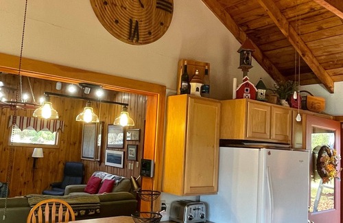 Moriah Center Cottage | 4 Bedroom, 1.5 bath- Air-Conditioned House on Lake Champlain - Seasonal May- Oct