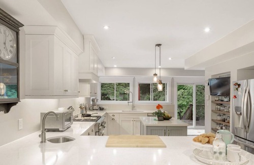 Parry Sound House | 4 Bedroom, 2.5 Bath in town