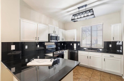 Seville House | 4-bedroom, 3 Bath Home in Gilbert—Pets Welcome