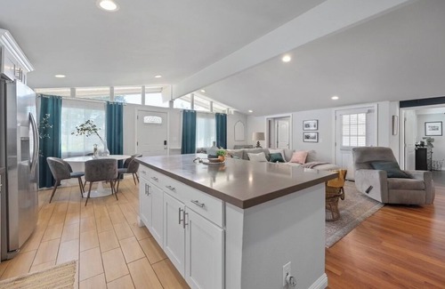 Northwest Anaheim House | 4-bedroom 3 bathroom cozy home in Anaheim