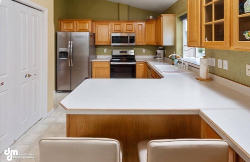 Huffman - O' Malley House | 4 Bedroom 3 Bathroom Home Near Golf Course and Zoo