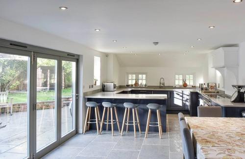 Bradwell-on-Sea Cottage | 4 bedroom accommodation in Bradwell-on-Sea