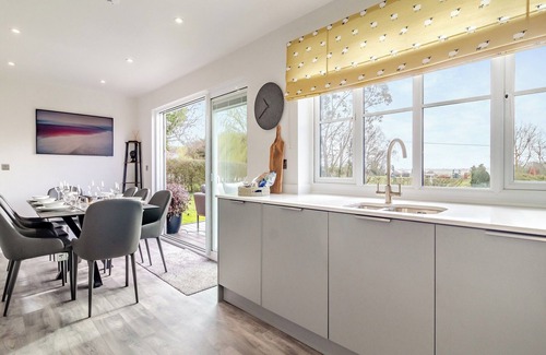 Layer Marney Cottage | 4 bedroom accommodation in Peldon, near Colchester
