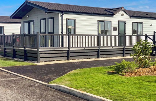 Mablethorpe Ski Chalet | 4 bedroom accommodation in Mablethorpe