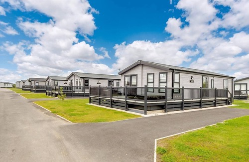 Mablethorpe Ski Chalet | 4 bedroom accommodation in Mablethorpe