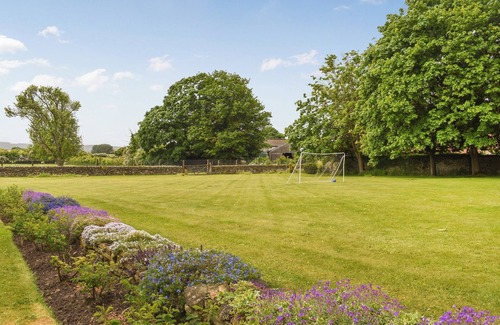 Scarborough Cottage | 4 bedroom accommodation in Irton, near Cayton Bay