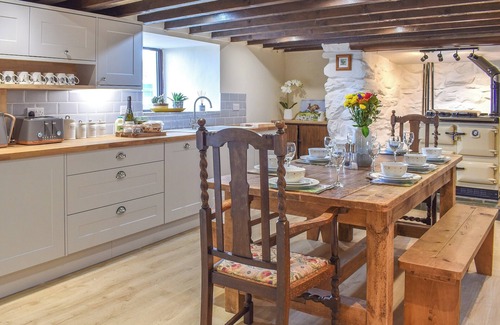 Caernarfon Cottage | 4 bedroom accommodation in Llanllyfni, near Beddgelert
