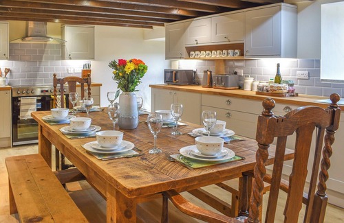 Caernarfon Cottage | 4 bedroom accommodation in Llanllyfni, near Beddgelert