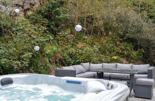 Morfa Bychan Cottage | 4 bedroom accommodation in Morfa Bychan, near Porthmadog