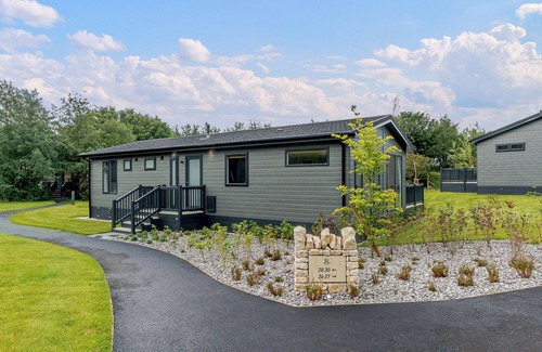 Newton Grange Ski Chalet | 4 bedroom accommodation in Ashbourne